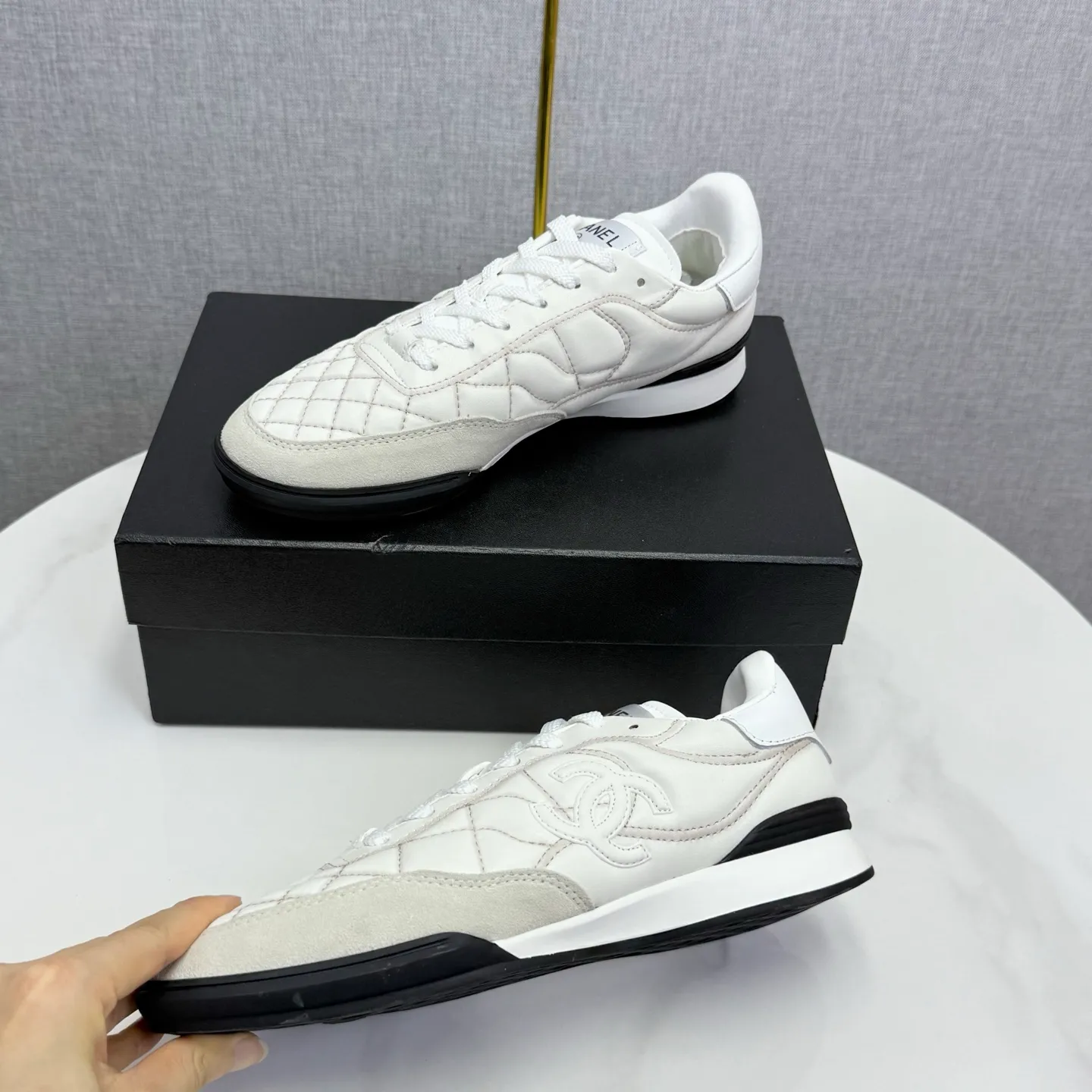 👟👟Ex-factory price 600👟👟Chanel Panda Shoes! 2025 counter's top casual sports shoes. This classic design; the upper is electro-embroidered with a variety of techniques; the outsole is fashionable and sporty; the unusual inclusion of a variety of color matching elements... The diversified mix and match is very good-looking and versatile, and can be used for leisure, fashion, sports, and outdoor... ꫛꫀꪝ Go➫ Materials: ❶Upper made of: original imported first-layer silk cowhide + original waterproof cloth + original first-layer cowhide ❷Inner lining: Original Yangli+wang ❸ Outsole based on: Original TPU combination outsole Counter boutique packaging complete set for women 35–41